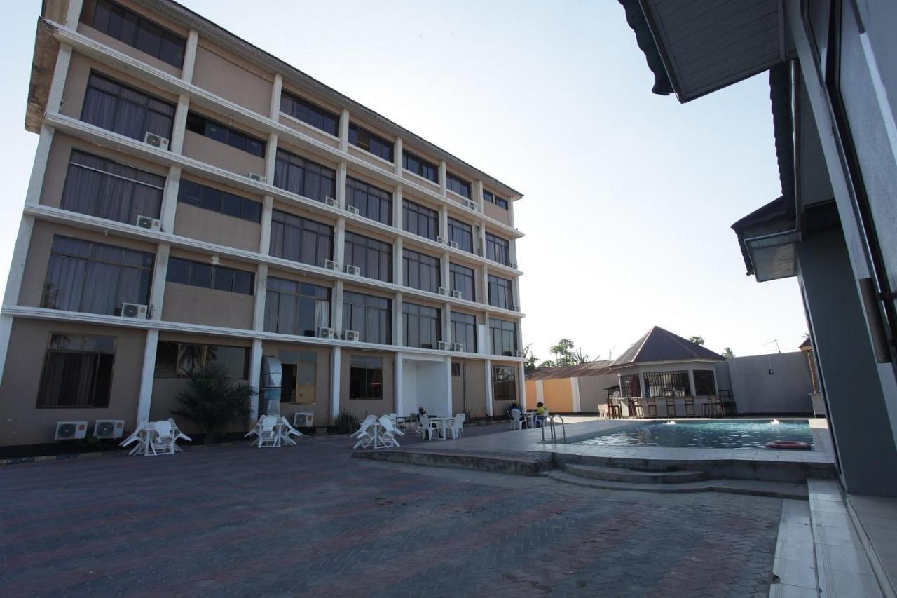 Hotreef Airport Hotel Νταρ ες Σαλάμ Εξωτερικό φωτογραφία